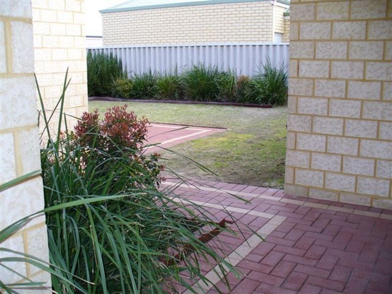 6 Barossa Approach, Rockingham WA 6168