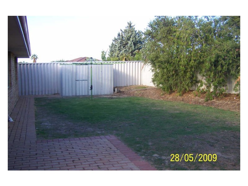 4 Oceanic Court, Port Kennedy WA 6172