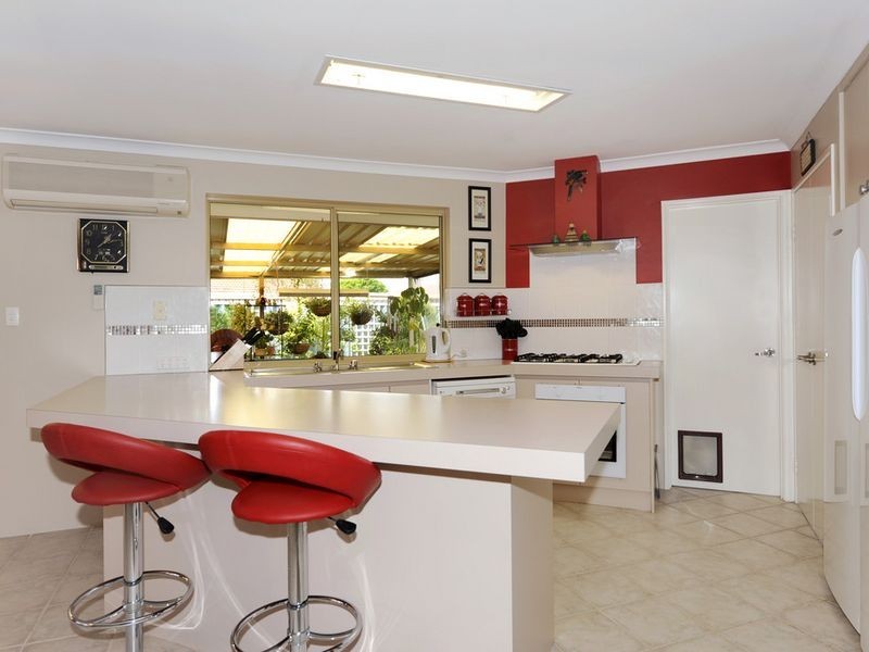 7 Meadow Court, Cooloongup WA 6168
