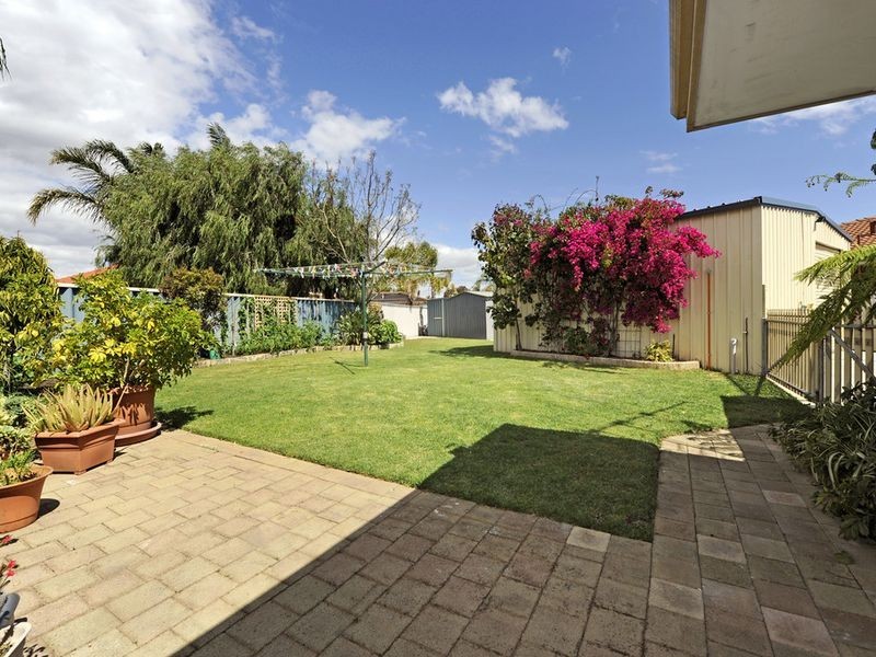 7 Meadow Court, Cooloongup WA 6168