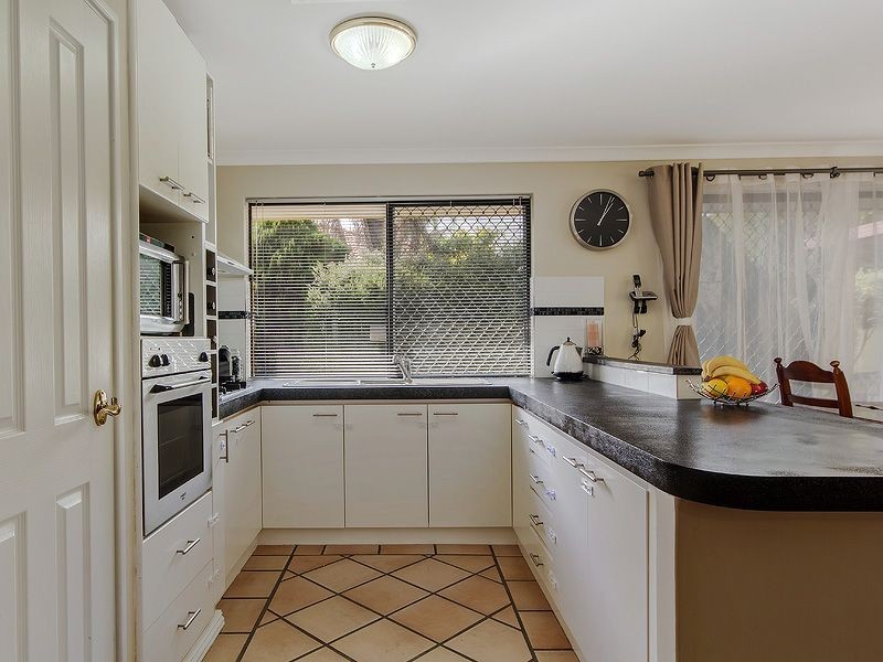 10 Hove Place, Warnbro WA 6169