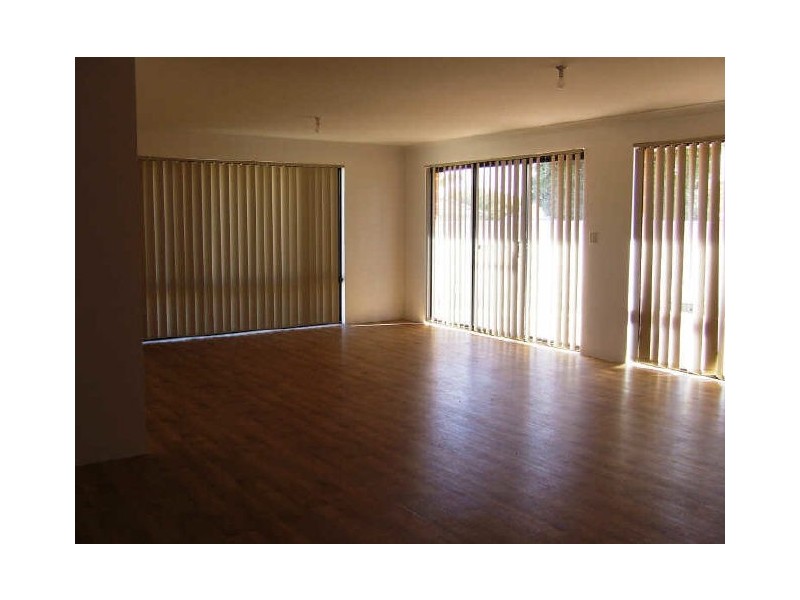 4 Club Place, Cooloongup WA 6168