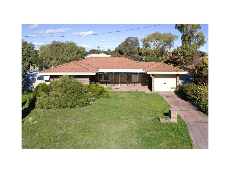 11 Moore Court, Cooloongup WA 6168