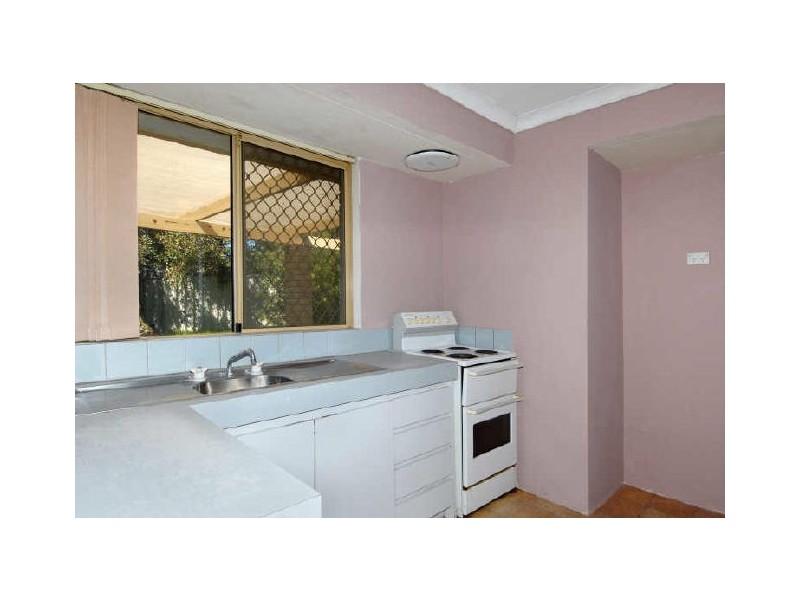 11 Moore Court, Cooloongup WA 6168