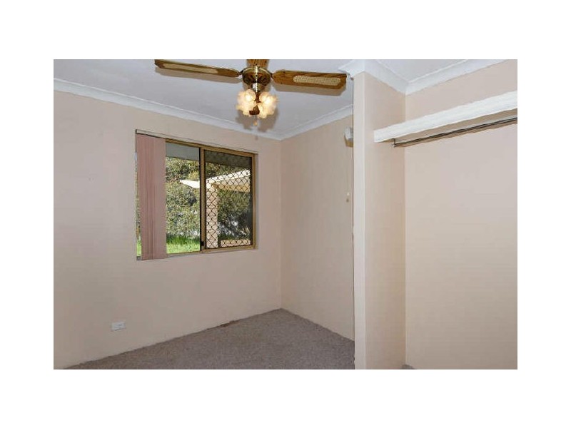 11 Moore Court, Cooloongup WA 6168