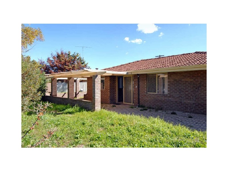 11 Moore Court, Cooloongup WA 6168