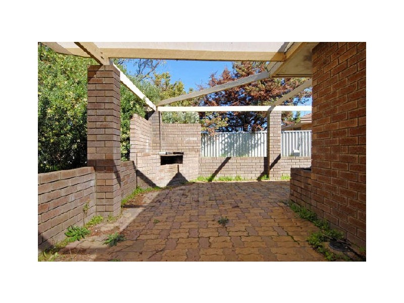 11 Moore Court, Cooloongup WA 6168