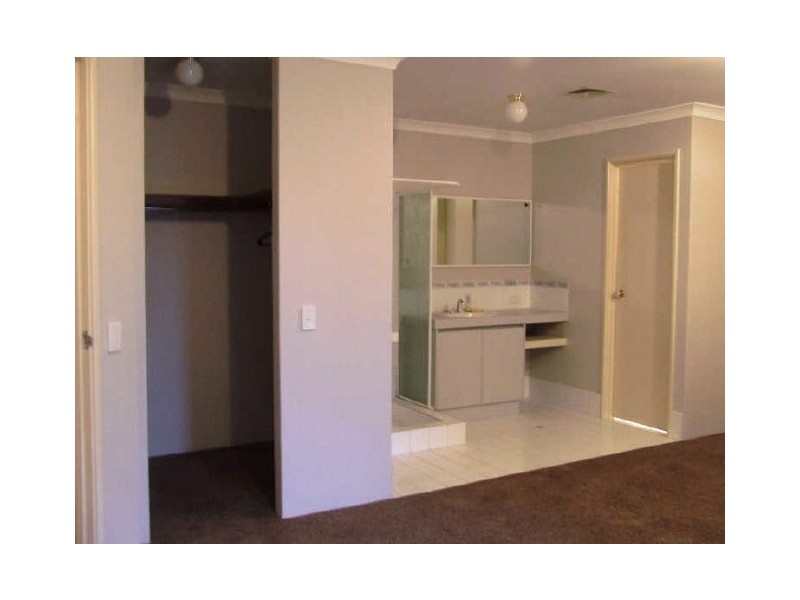 166 Currie Street, Warnbro WA 6169