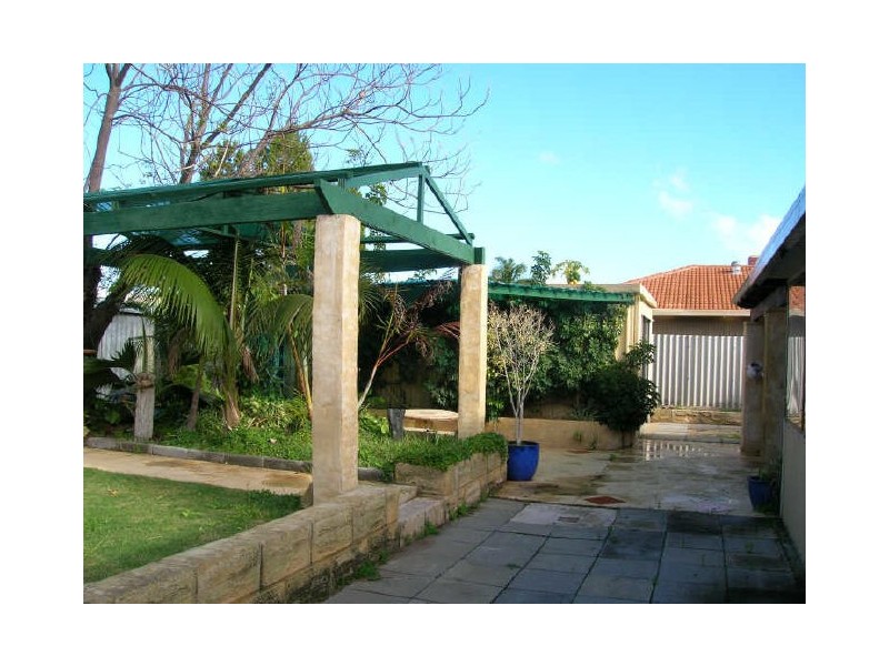 112 Simpson Avenue, Rockingham WA 6168