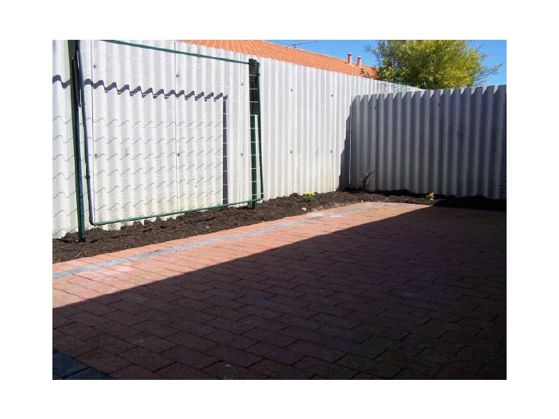 18/105 Simpson Ave, Rockingham WA 6168