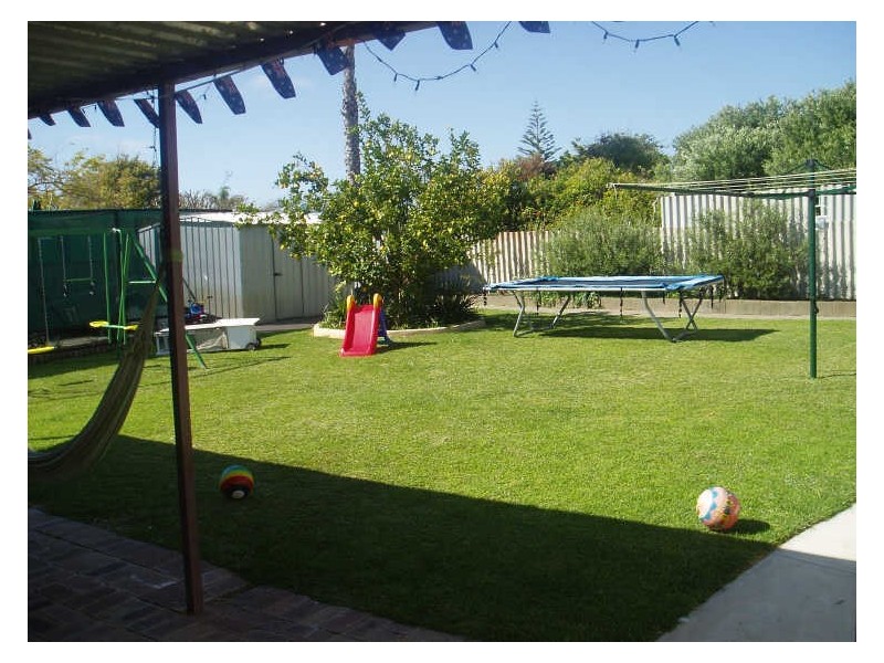 6 Holten Court, Cooloongup WA 6168