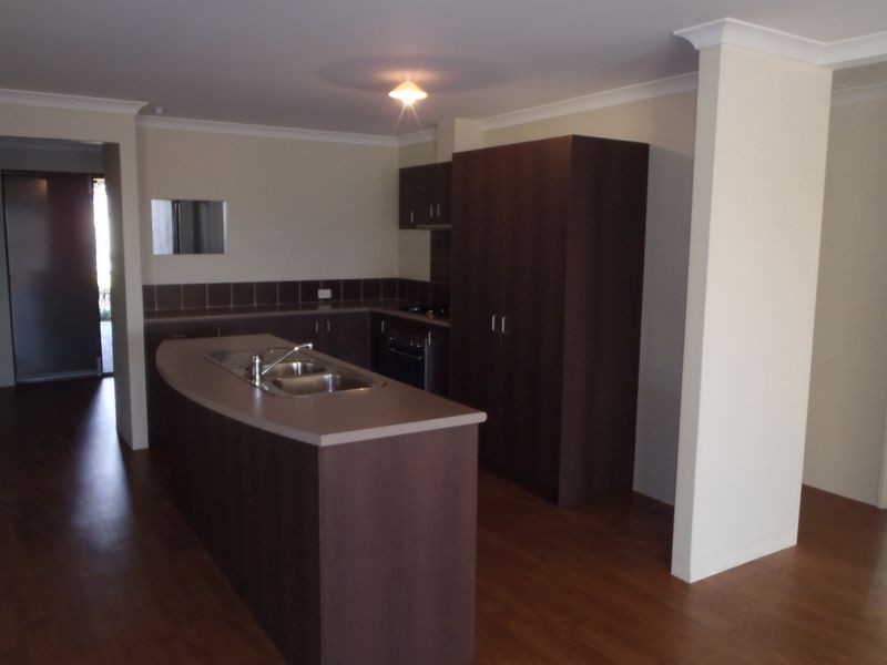 10 Flame Tree Loop, Baldivis WA 6171