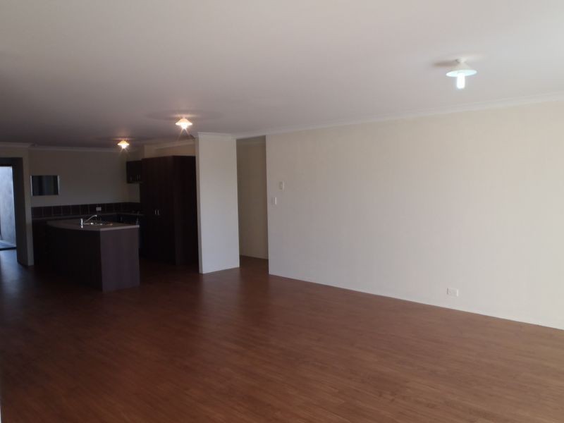 10 Flame Tree Loop, Baldivis WA 6171