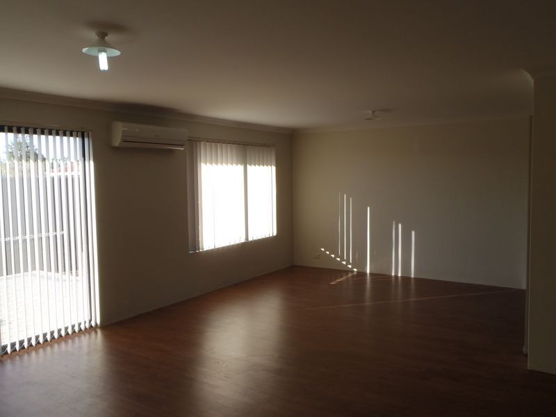 10 Flame Tree Loop, Baldivis WA 6171