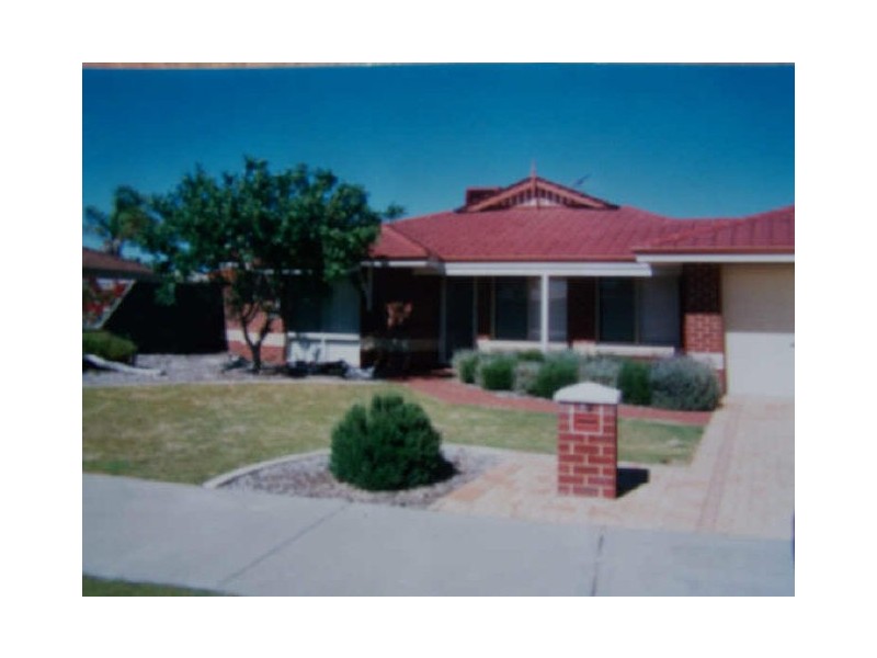 42 The Avenue, Warnbro WA 6169