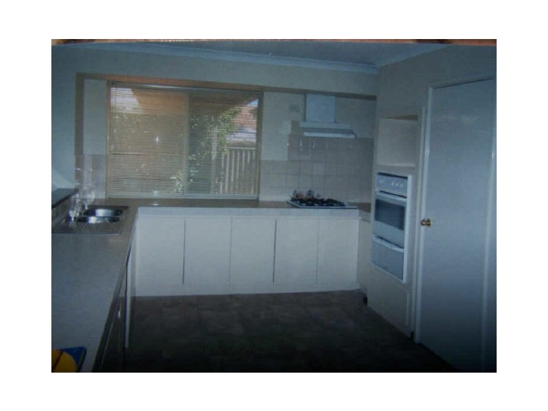 42 The Avenue, Warnbro WA 6169