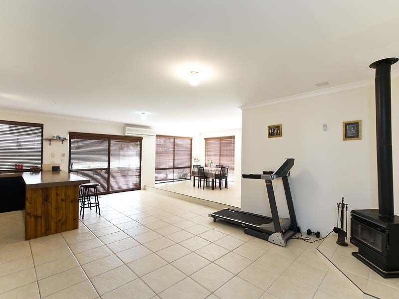 26 Brookeby Heights, Leda WA 6170