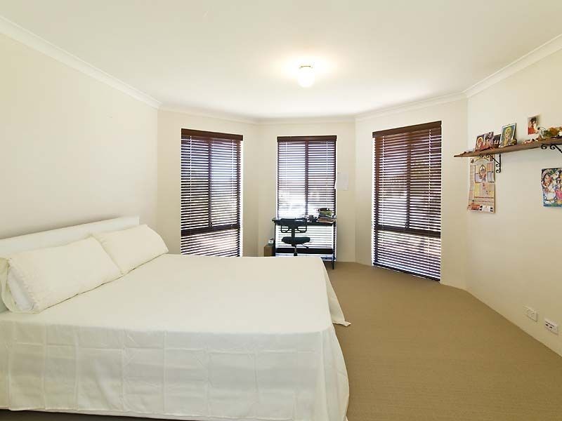 26 Brookeby Heights, Leda WA 6170