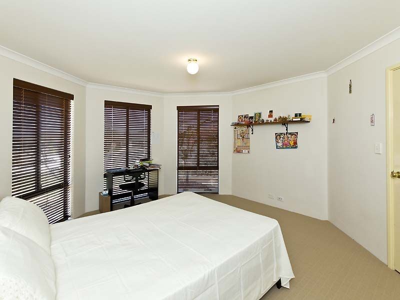 26 Brookeby Heights, Leda WA 6170
