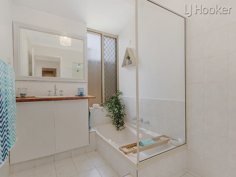 8 Rhyl Close, Warnbro WA 6169