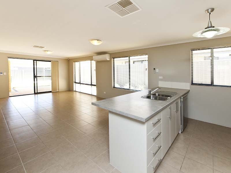 10 Pyrenees Parkway, Baldivis WA 6171