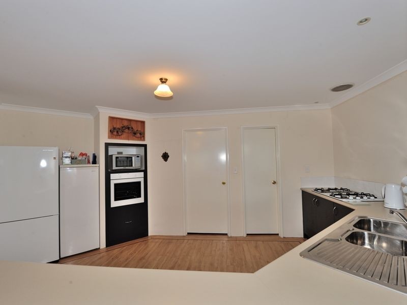 60 Three Bears Loop, Secret Harbour WA 6173