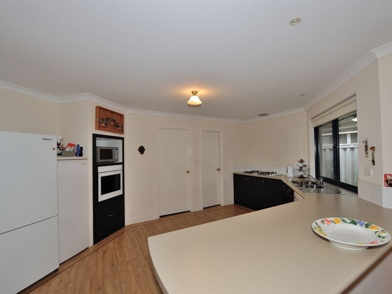 60 Three Bears Loop, Secret Harbour WA 6173