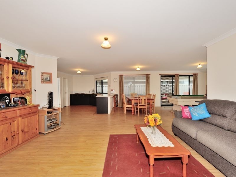 60 Three Bears Loop, Secret Harbour WA 6173