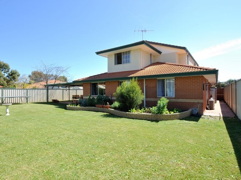 22 Montmartre Green, Port Kennedy WA 6172