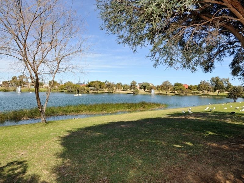 22 Montmartre Green, Port Kennedy WA 6172