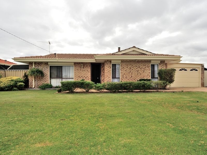 135 Willmott Drive, Cooloongup WA 6168