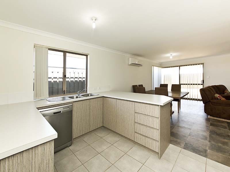 13/1 Cottonwood Drive, Baldivis WA 6171