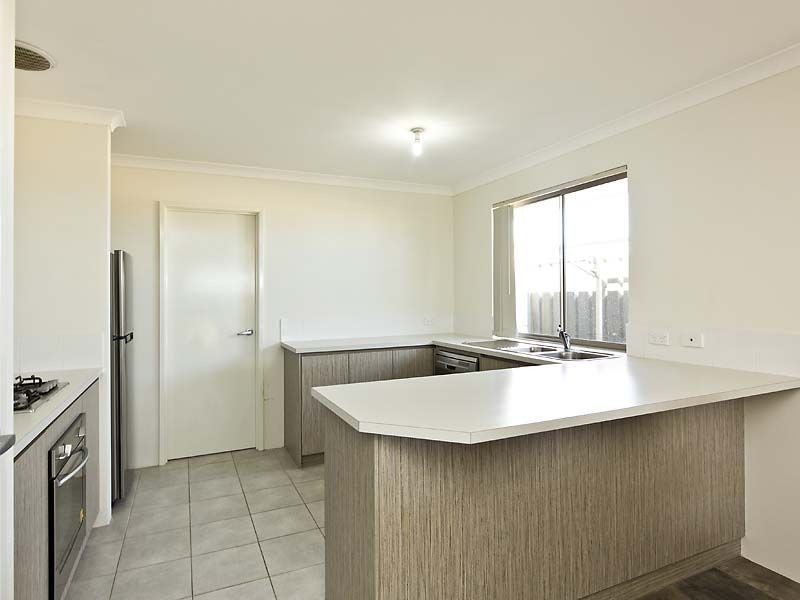 13/1 Cottonwood Drive, Baldivis WA 6171