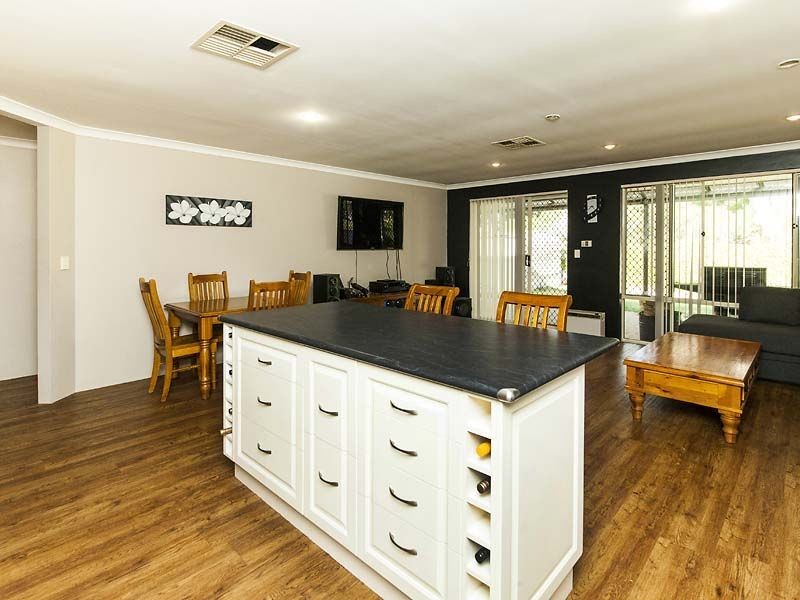 26 Rothesay Court, Cooloongup WA 6168