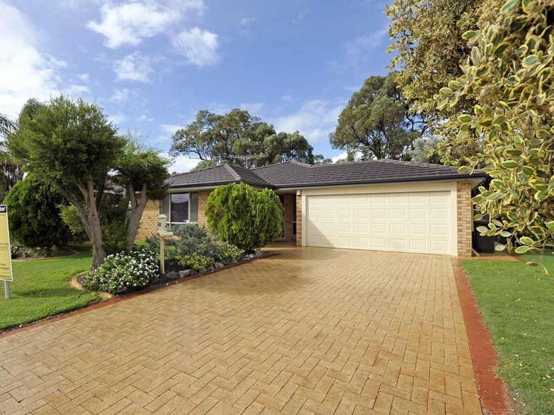 26 Rothesay Court, Cooloongup WA 6168