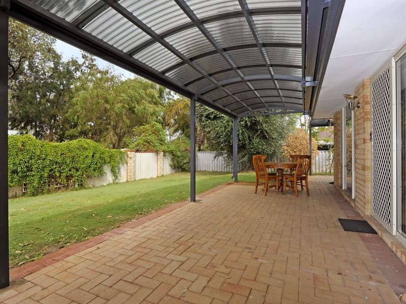 26 Rothesay Court, Cooloongup WA 6168