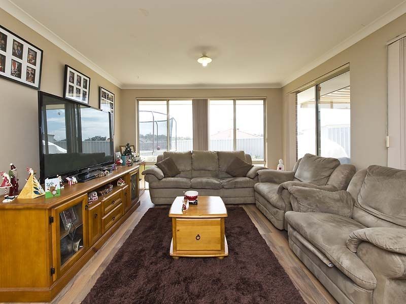 21 Brookeby Heights, Leda WA 6170