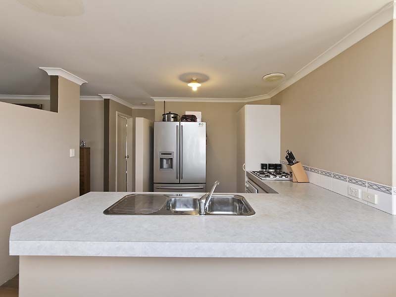 21 Brookeby Heights, Leda WA 6170