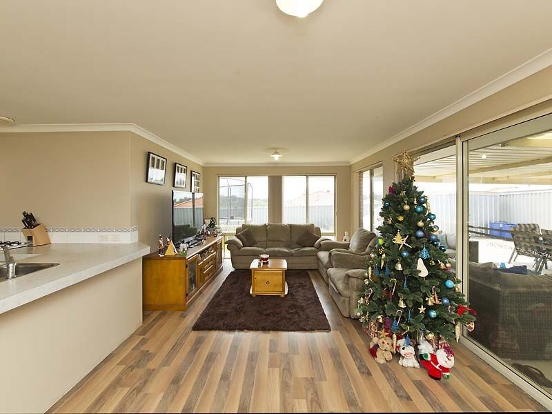21 Brookeby Heights, Leda WA 6170