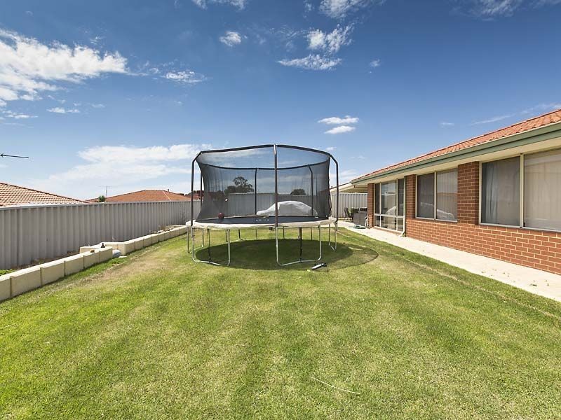21 Brookeby Heights, Leda WA 6170