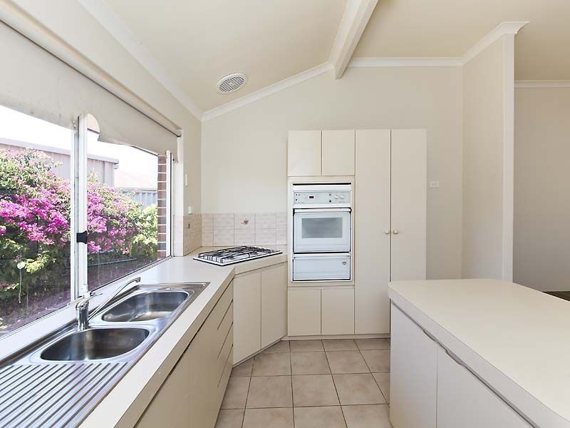 16 Elysee Court, Port Kennedy WA 6172