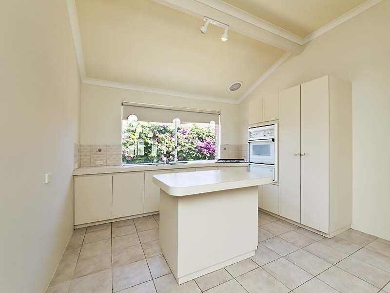 16 Elysee Court, Port Kennedy WA 6172