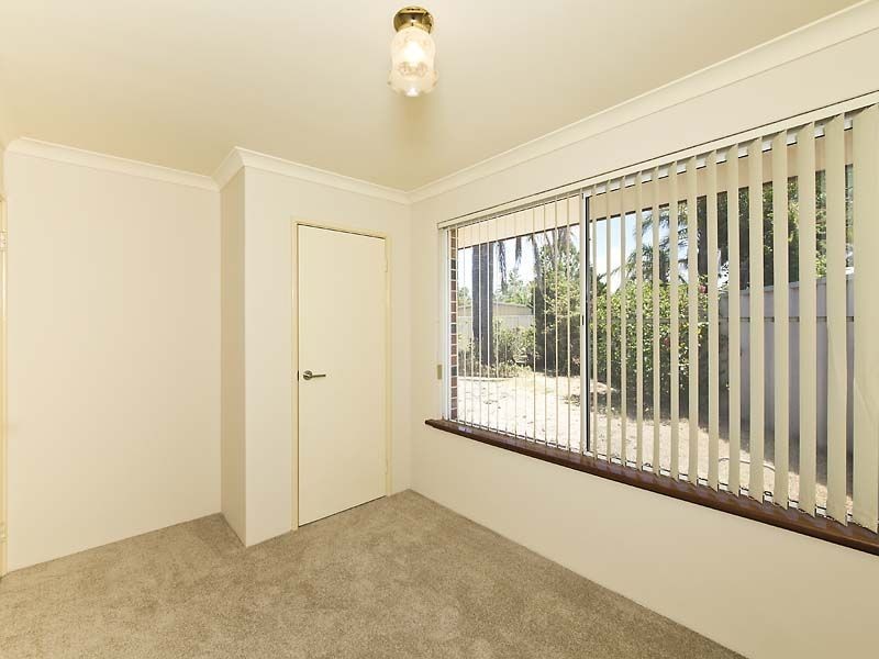 16 Elysee Court, Port Kennedy WA 6172