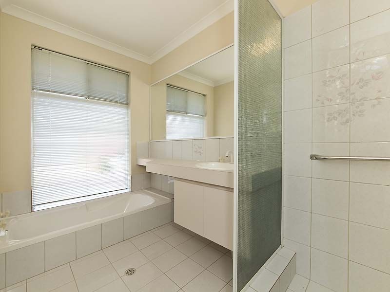 16 Elysee Court, Port Kennedy WA 6172