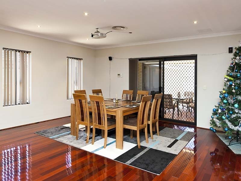 77 Hawker Street, Shoalwater WA 6169