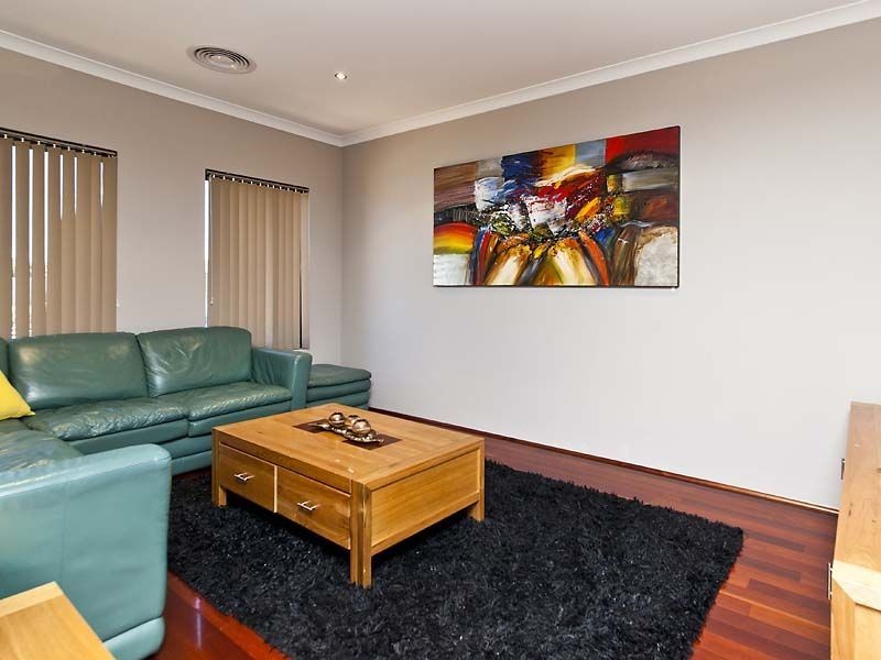 77 Hawker Street, Shoalwater WA 6169