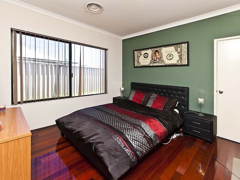 77 Hawker Street, Shoalwater WA 6169