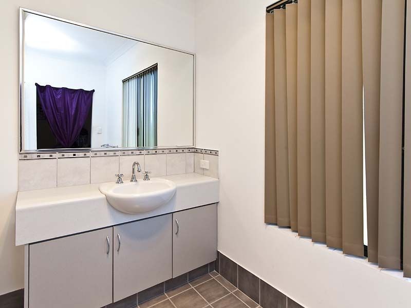 77 Hawker Street, Shoalwater WA 6169