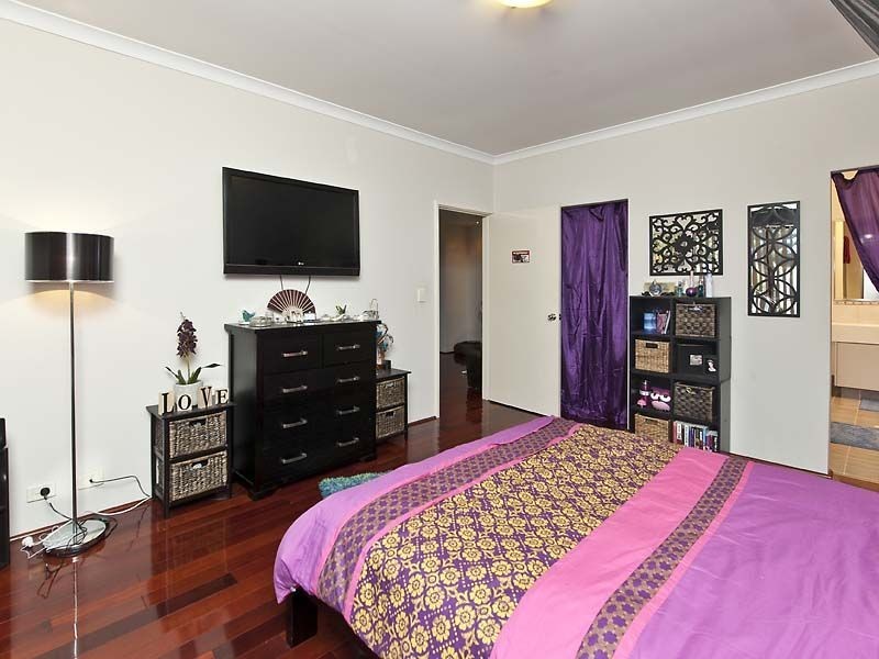 77 Hawker Street, Shoalwater WA 6169