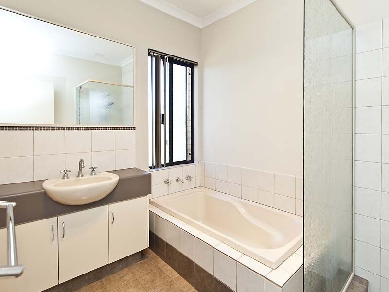 77 Hawker Street, Shoalwater WA 6169